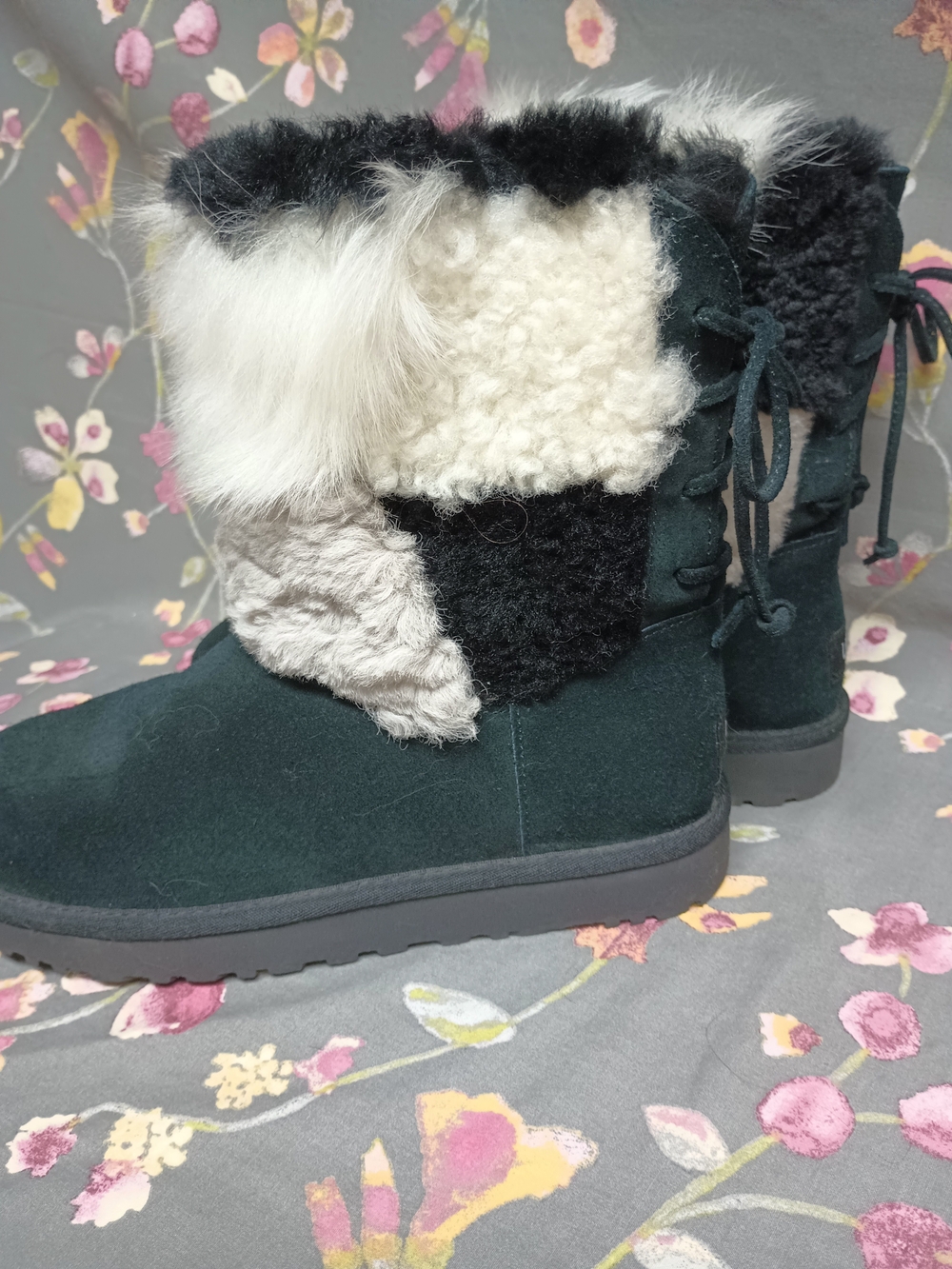 UGG Classic Patchwork Boots Black – Like New, Women's Size 8